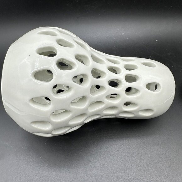 Williams Sonoma Pierced White Porcelain Tea Light Candle Holder Lantern Vintage - Picture 10 of 11